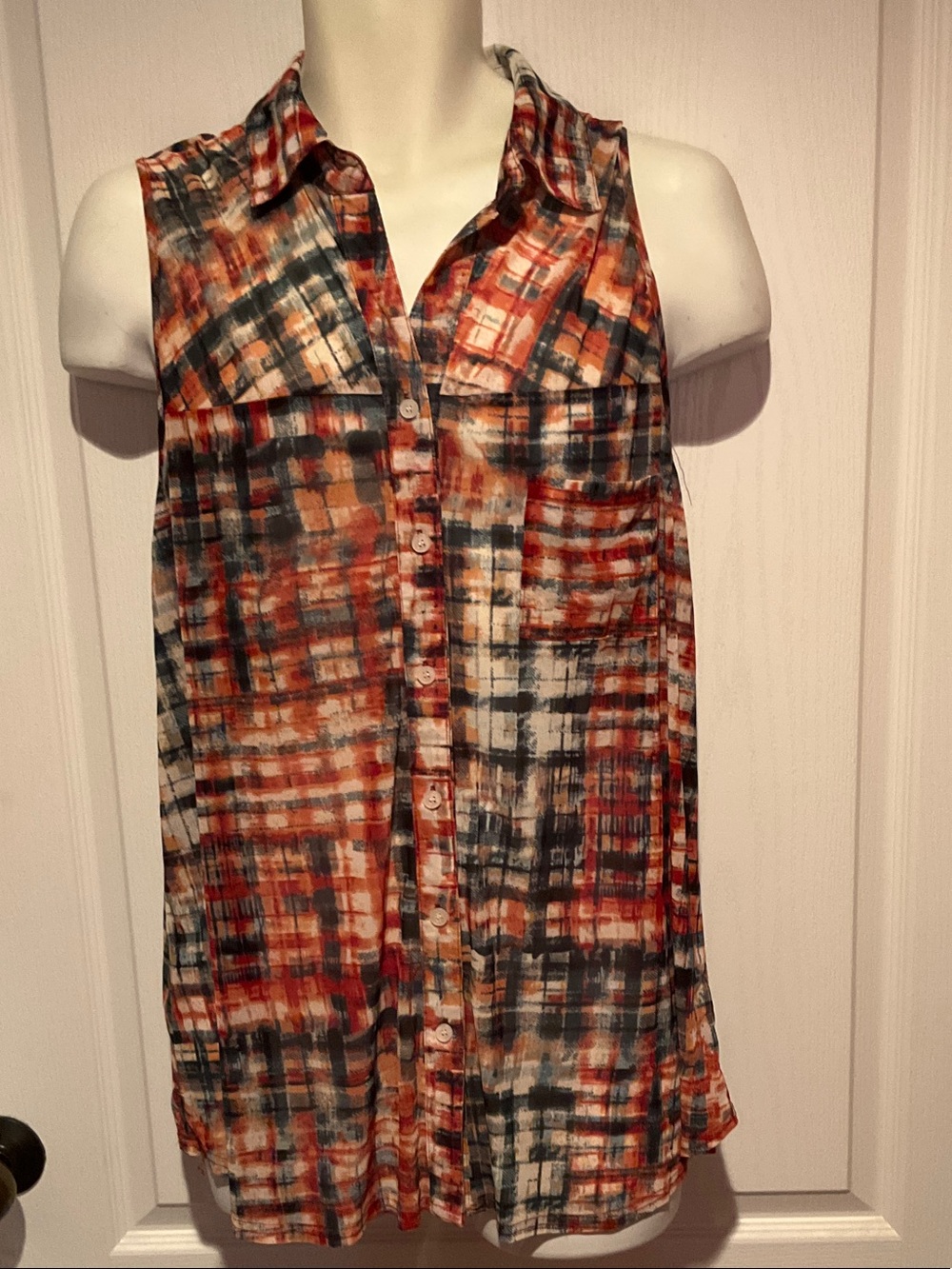 Sleeveless Button-Front Tank Top in Rust, Navy & Cream Plaid
